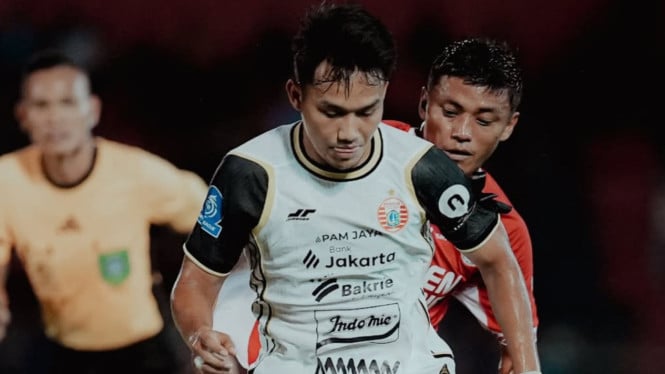 694976ed14a8b-semen-padang-vs-persija-jakarta_665_374.jpg