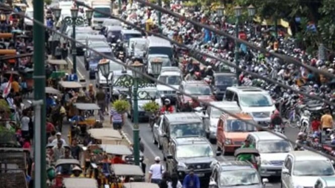 694d62458e68e-kepadatan-lalu-lintas-di-malioboro-yogyakarta_665_374.jpg