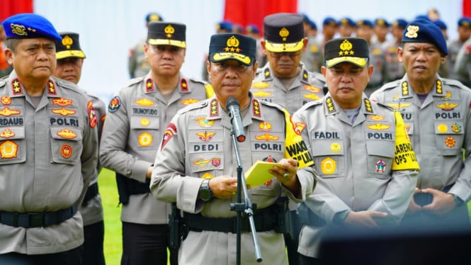694e33a80547e-wakapolri-komjen-pol-prof-dr-dedi-prasetyo_665_374.jpg