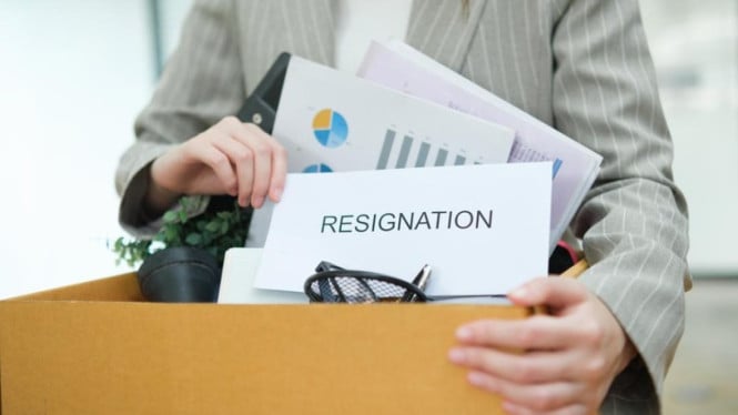694e51cc001e1-ilustrasi-karyawan-resign_665_374.jpeg