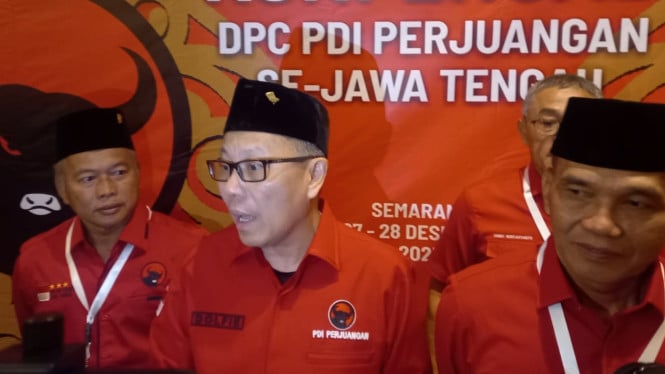 Dolphie Othniel fue elegido presidente del PDIP Central Java DPD en sustitución de Bambang Pakul.