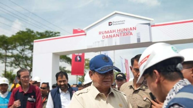 695783afaa30b-presiden-prabowo-subianto-meninjau-pembangunan-hutara-di-aceh_665_374.jpg