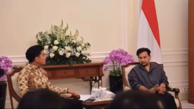 695c617187950-wapres-gibran-rakabuming-raka-dengan-tompi_665_374.jpg