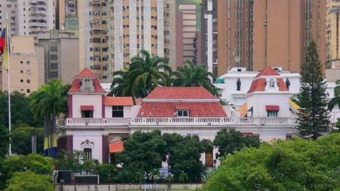 695ce6fb1e525-miraflores-presidential-palace-komplek-istana-kepresidenan-venezuela_665_374.jpg