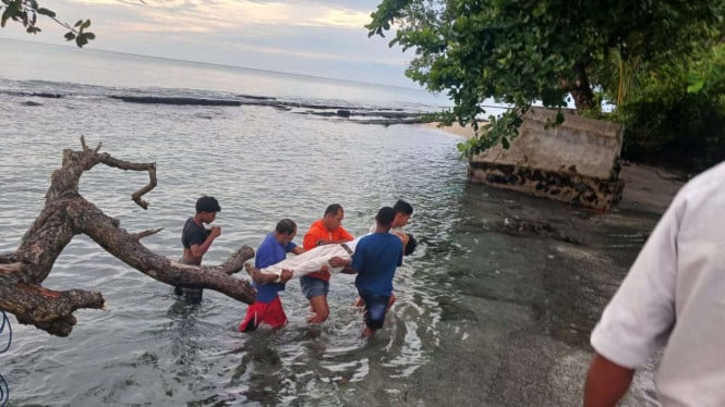 6963b24483d00-warga-di-maluku-tengah-temukan-mayat-pria-di-pesisir-pantai_665_374.jpg