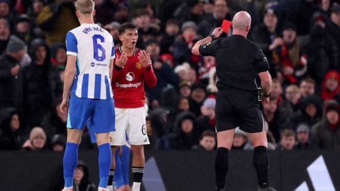 696431c355296-pemain-manchester-united-shea-lacey-diganjar-kartu-merah_665_374.jfif_.jpeg