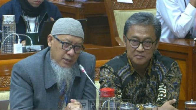 69691137b6f4f-ketua-paguyuban-lender-pt-dana-syariah-indonesia-pt-dsi-ahmad-pitoyo-di-dpr_665_374.jpg