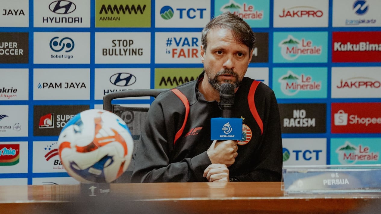 69742ae3d5503-pelatih-persija-jakarta-mauricio-souza_1265_711.jpg