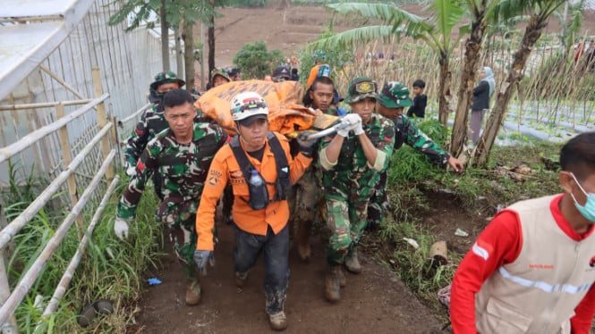 Se entregaron 53 bolsas con restos de cadáveres al equipo de DVI