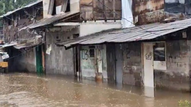 El río Silivung se desborda y cientos de casas en Kakung quedan sumergidas hasta 1 metro