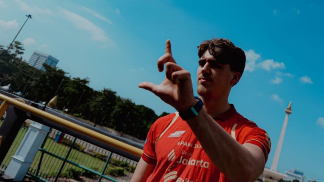 El entrenador de Persija sobre las apariciones de Mauro Zijlstra y Shane Pattinama durante las Libas del Bali United