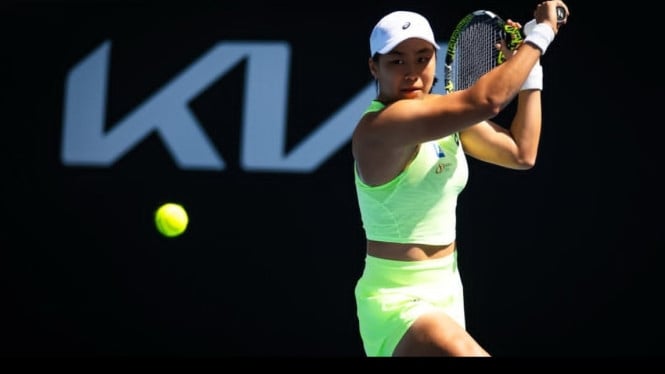 El logro histórico de la tenista indonesia Janice Tjen, irrumpiendo en el Top 40 mundial de la WTA