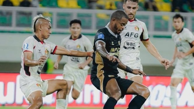 6987699b3f08d-dewa-united-vs-persik-kediri_gemini_665_374.jpg