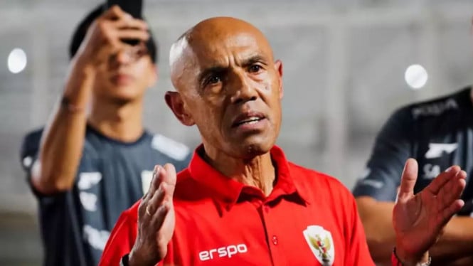 A Simon Tahamata no le preocupa que China mate a la selección nacional sub-17 de Indonesia: todavía son jóvenes
