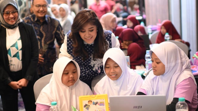 Meetya Hafid advierte que la carrera profesional está garantizada, ¡las mujeres jóvenes no deberían quedarse sin tecnología!