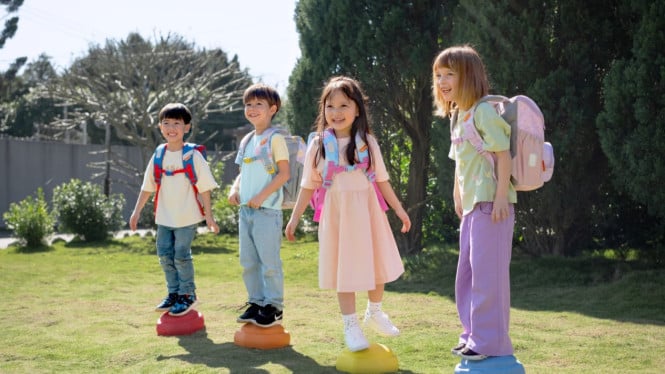 Recomendado por quiroprácticos de Hong Kong, esta es la importancia de elegir una mochila escolar ergonómica