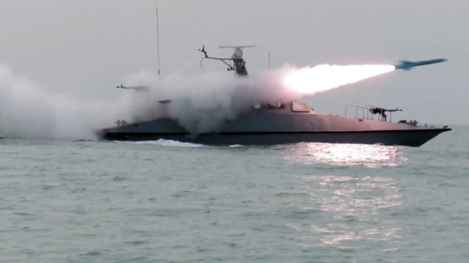 Irán-Rusia realizó ejercicios militares conjuntos en el mar de Omán cerca de un portaaviones estadounidense