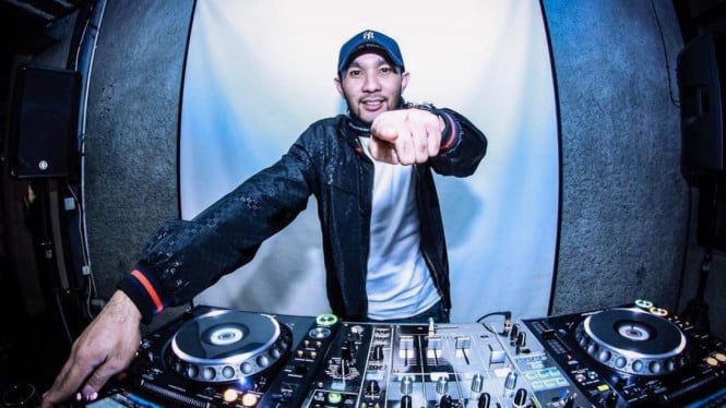 Afirmando ser un hijo biológico, este hombre revela la historia de la concepción de su madre por parte de Angie Bascorro.