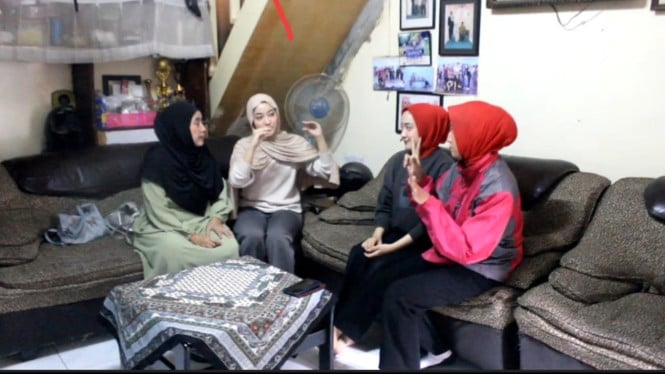 Una emotiva historia de la lucha de tres mujeres discapacitadas por aceptar trabajo en Bandung