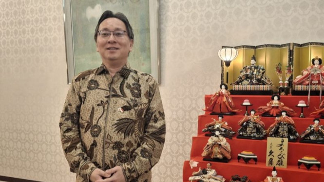 Trabajador, honesto y amable.