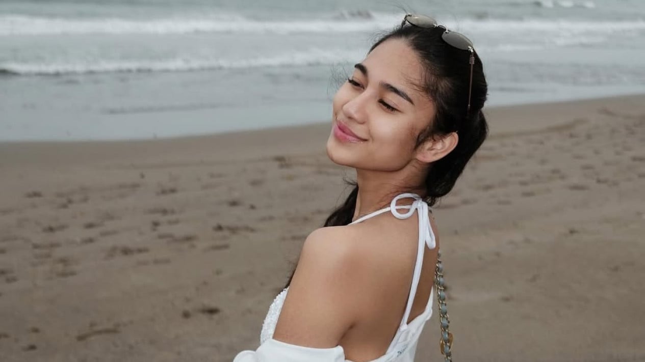 Azizah Salsha hace pública su peregrinación con el artista Nadif Zahiruddin a la tumba de Widi Aldianos, criticada por internautas malasios