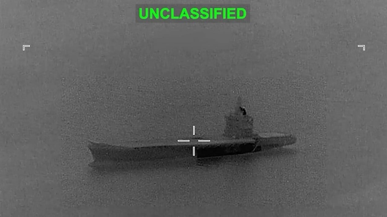 Ataque aéreo estadounidense contra el portaaviones iraní Shahid Bagheri