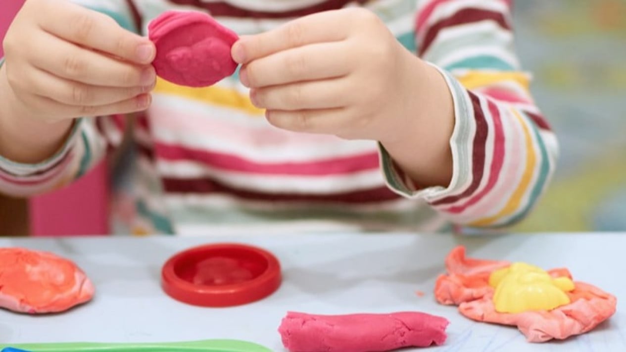 5 beneficios de jugar con arcilla para el crecimiento y desarrollo de los niños, así que inspiración para actividades en casa