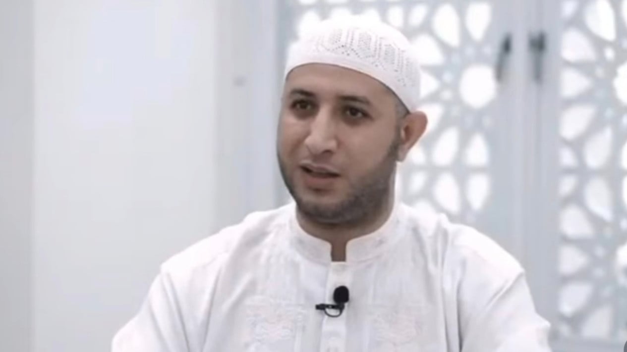 Arrastrado al caso de acoso homosexual, el jeque Ahmed Al Misri: ¡sobre comerse el cadáver de su hermano!