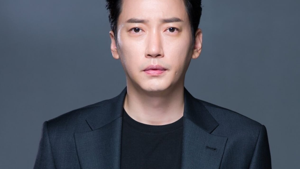 El actor Lee Sang Bo murió a la edad de 44 años, y la policía aún investiga la causa.