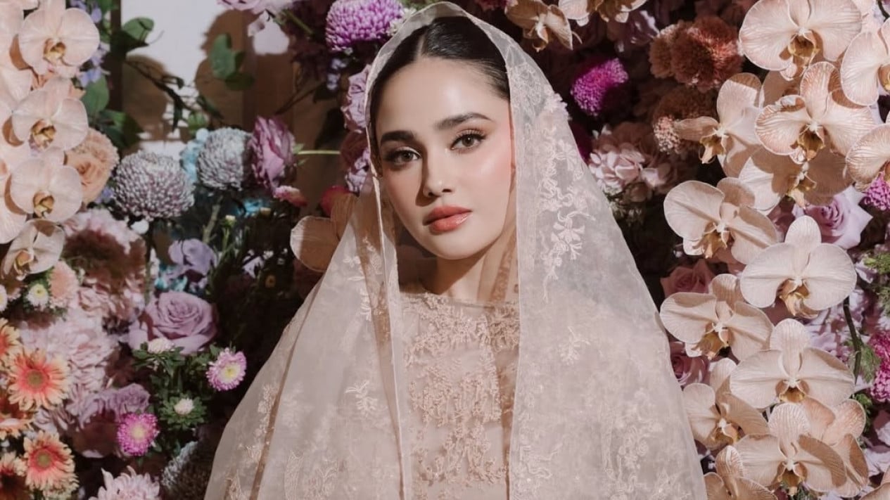 69edd19bc19a7-syifa-hadju_gemini_1265_711.jpg