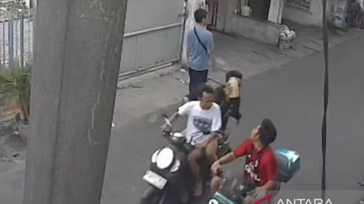 Una vez huyendo, la policía arrestó a otro delincuente que vertió agua ácida en Sengkareng.