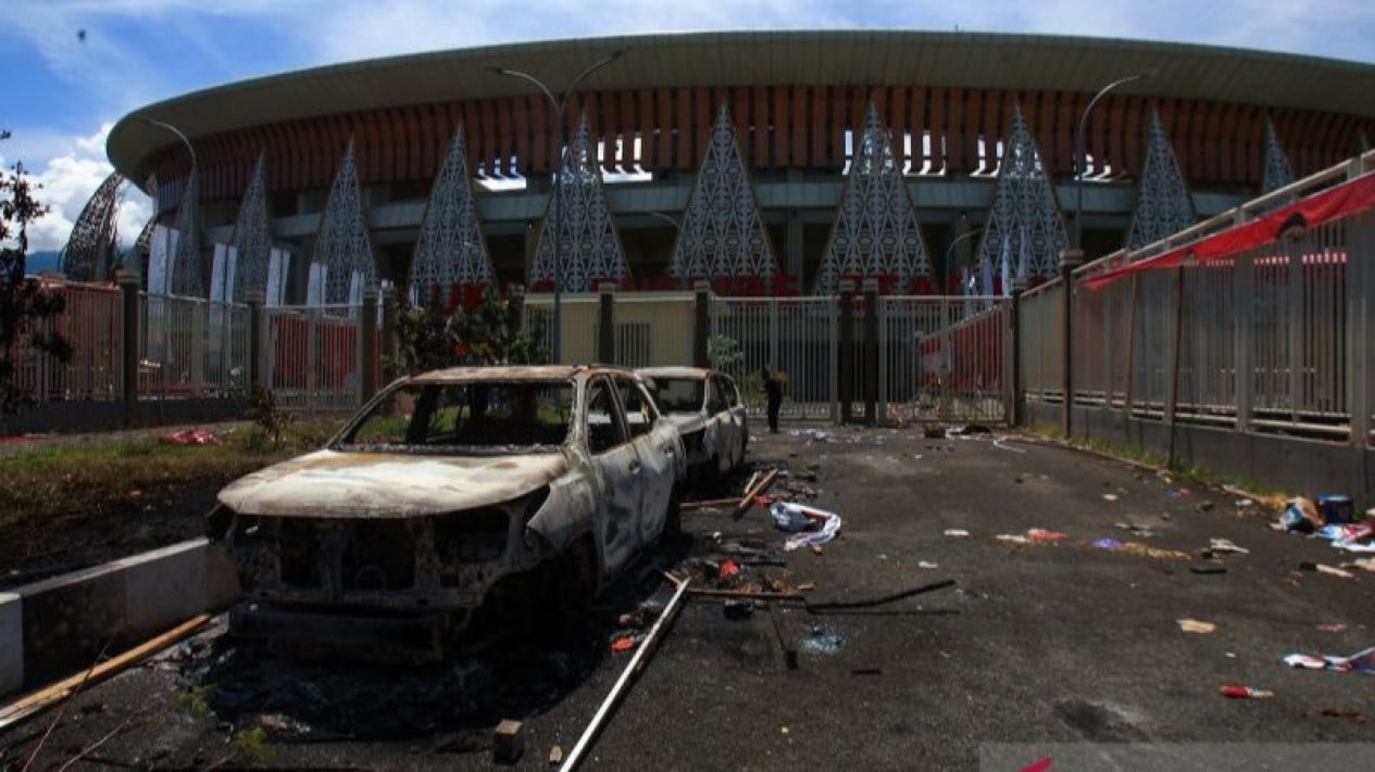 Tras el caos del partido Persipura vs Adhyaksa FC, el Gobierno Provincial de Papúa ha cerrado temporalmente el Estadio Lucas Enembe.