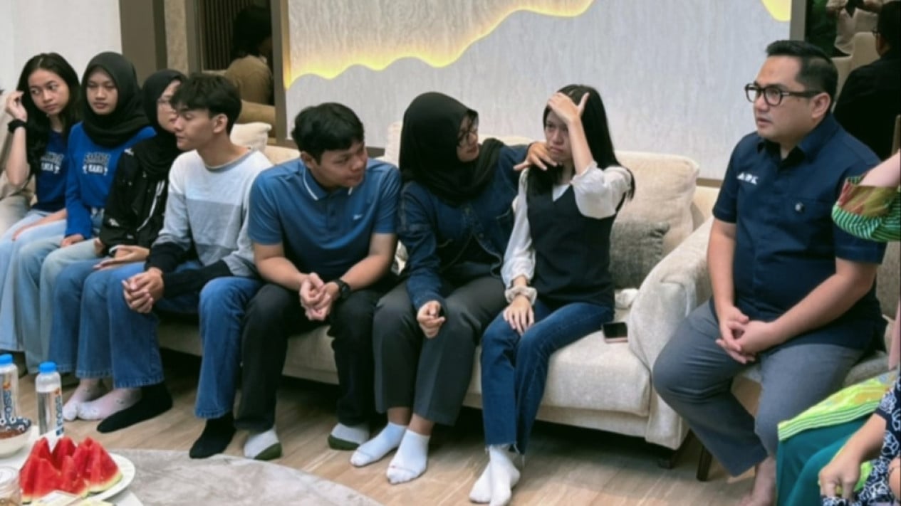 La inesperada reacción de la estudiante Ocha de SMAN 1 Pontianak durante su protesta durante la competencia viral de preguntas MPR