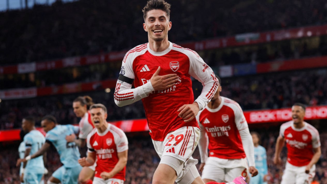 Campeón después de 22 años, el entrenador Justin todavía critica el estilo de juego del Arsenal: solo usa jugadas a balón parado