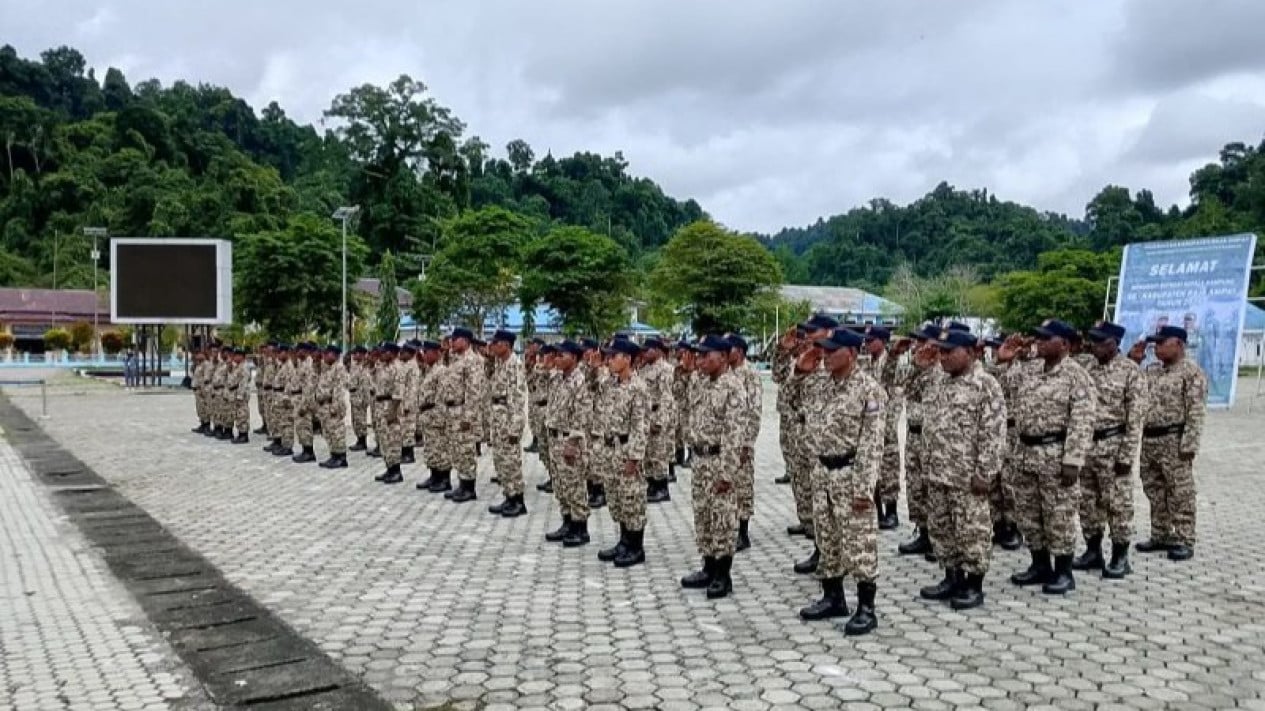 Cientos de ancianos de aldeas de Raja Ampat participaron en el retiro, al igual que ministros y dignatarios regionales.
