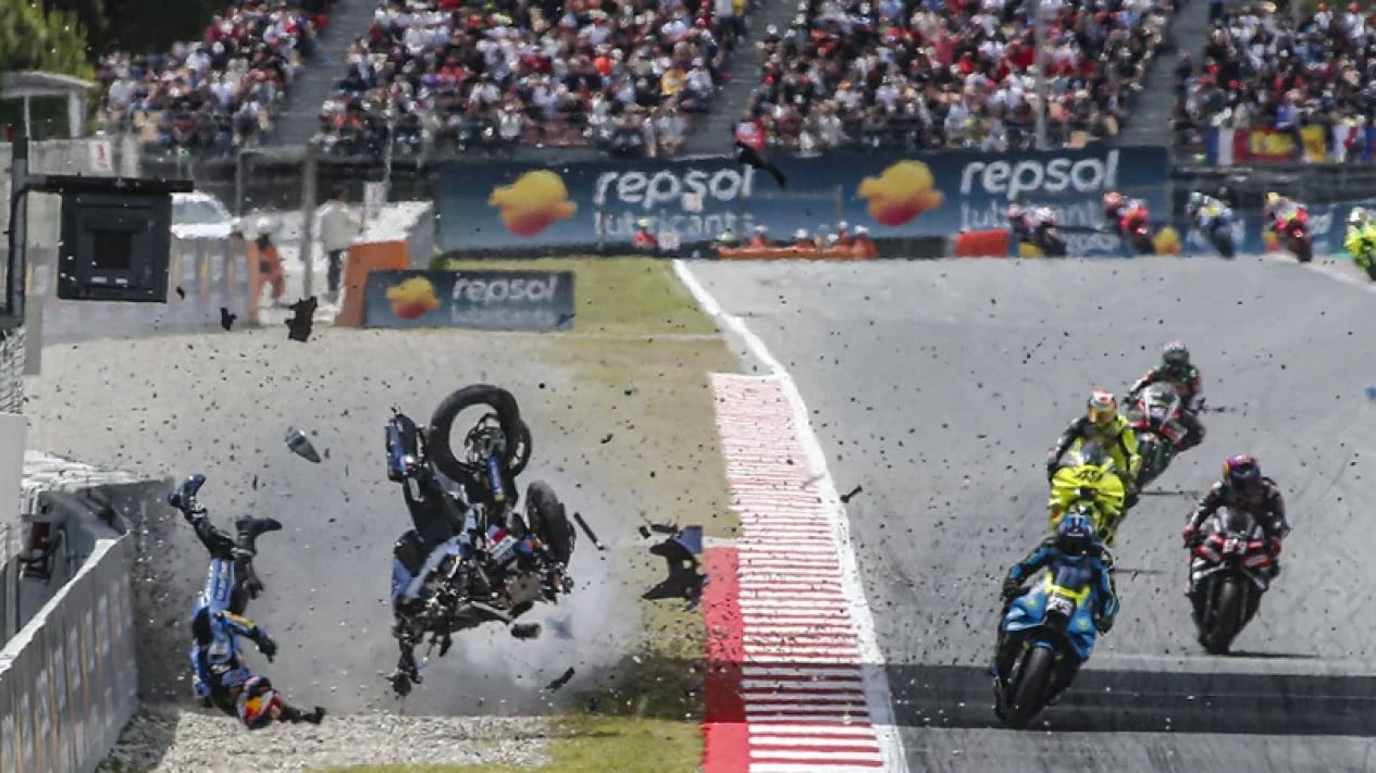 Alex Márquez, descartado para MotoGP en Mugello y Hungría después de un accidente fatal que provocó que su moto se separara en Cataluña