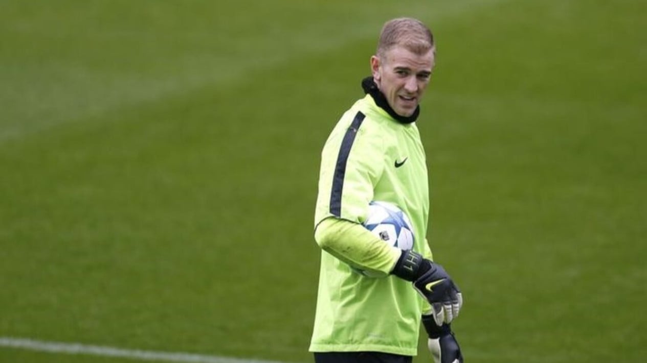 La reacción de Joe Hart después de que Pep Guardiola se lamentara por tirarse lejos del Manchester City
