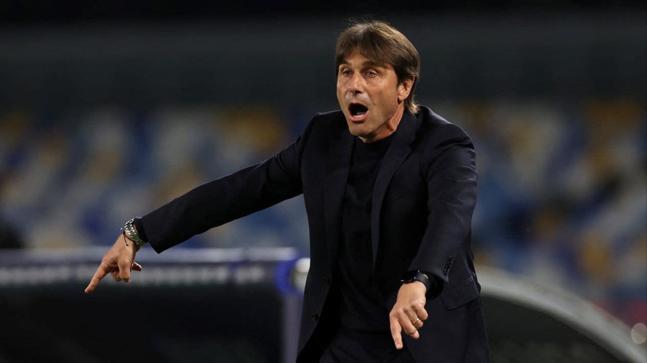 Antonio Conte dejó el Napoli, donde había mucho veneno