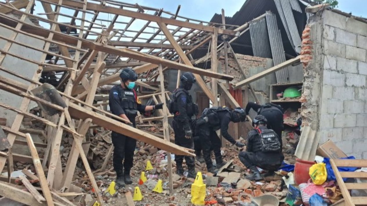 La policía sospecha que la casa de Malang explotó