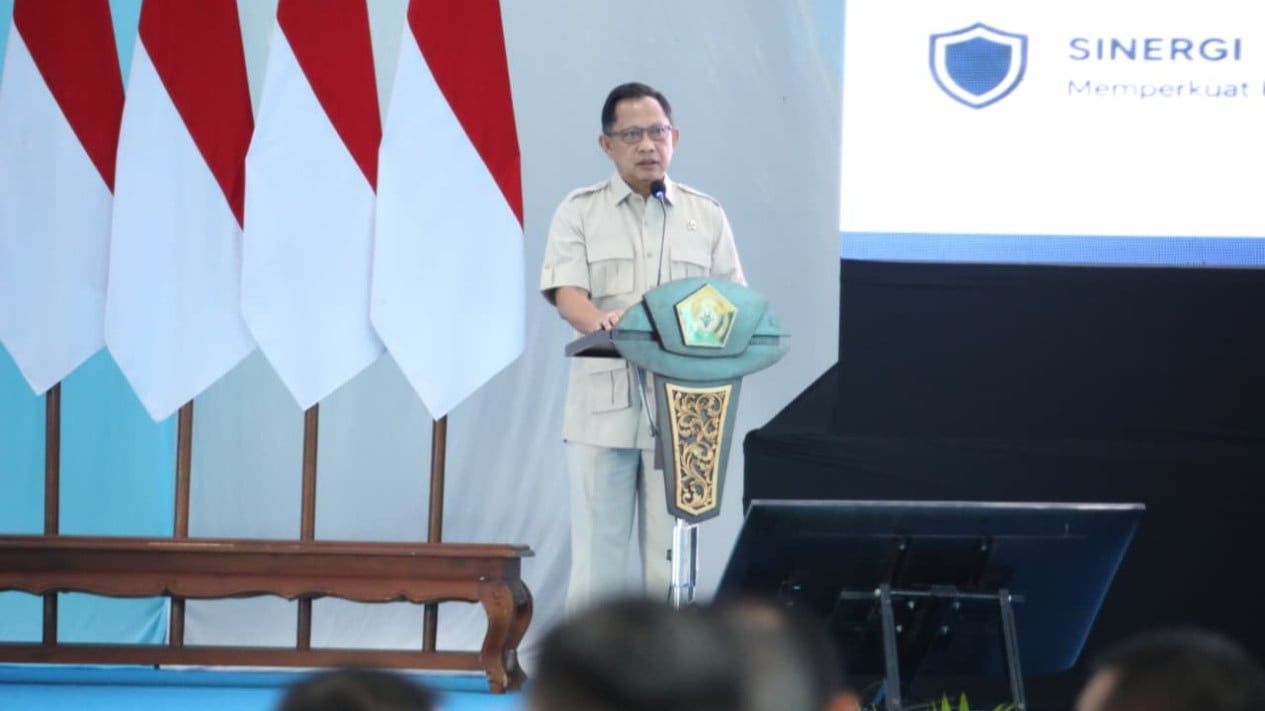 En busca de la estabilidad económica y la equidad, el Ministro del Interior alienta a los jefes regionales de Sulawesi a fortalecer la sinergia