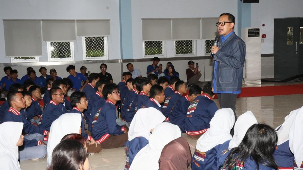 El viceministro del Interior, Bima, invitó a las generaciones más jóvenes a mejorar su calidad para Golden Indonesia 2045