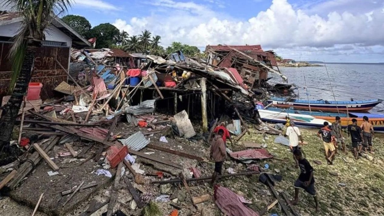 Casa destruida, 3 ocupantes desaparecidos