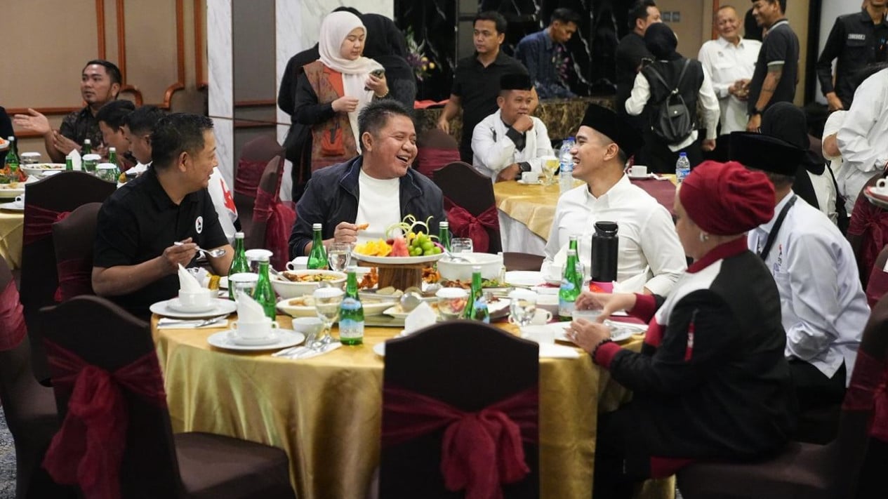 Kaisang se reunió con el gobernador de Sumatra del Sur, Herman Deru, en medio de la consolidación del PSI