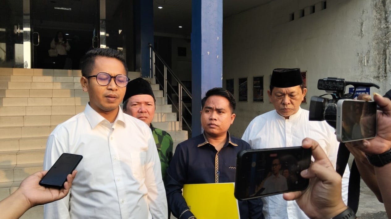 6a2c2bef7c486-kuasa-hukum-ketua-dpc-ppp-jakarta-selatan-dal-lyckhen-kiri_gemini_1265_711.jpg