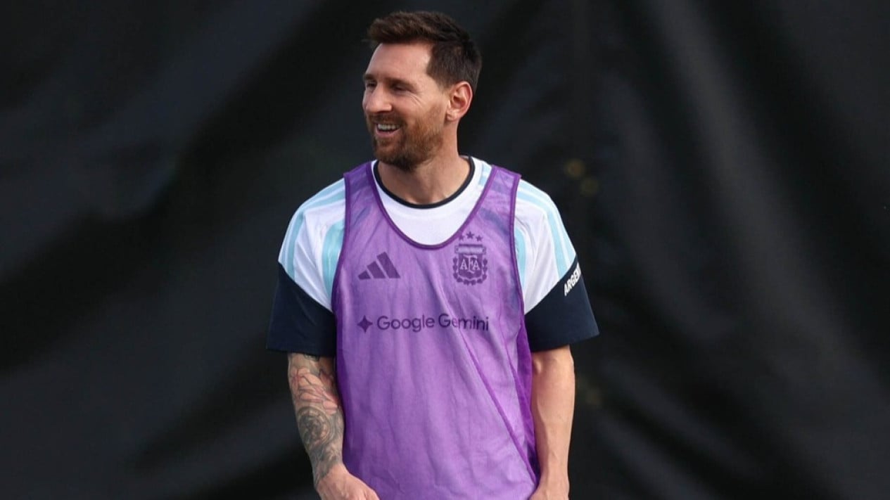6a2f8f32af799-lionel-messi-dalam-latihan-timnas-argentina_gemini_1265_711.jpg