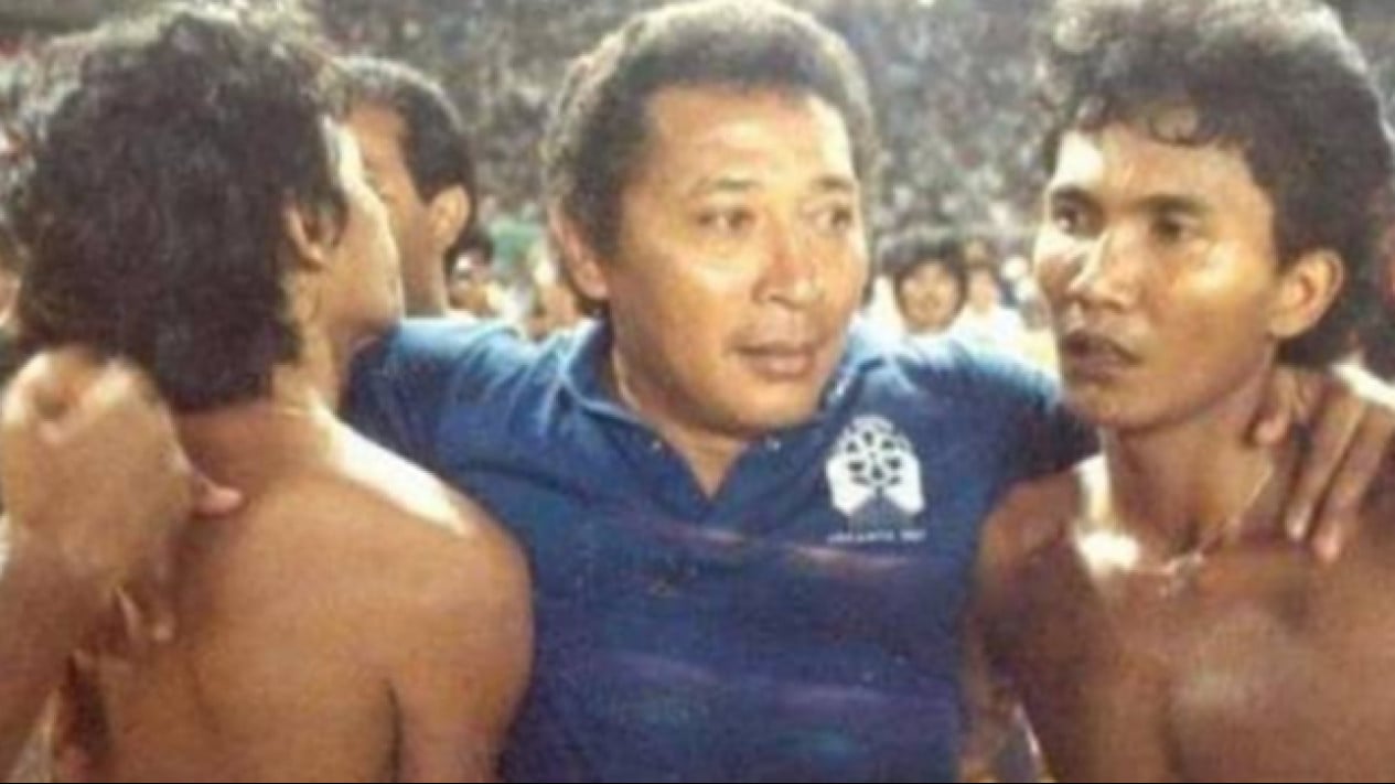 Conmemoración de la leyenda de Amban, Bertje Matulapelwa, que creó un histórico momento dorado para la selección nacional de Indonesia