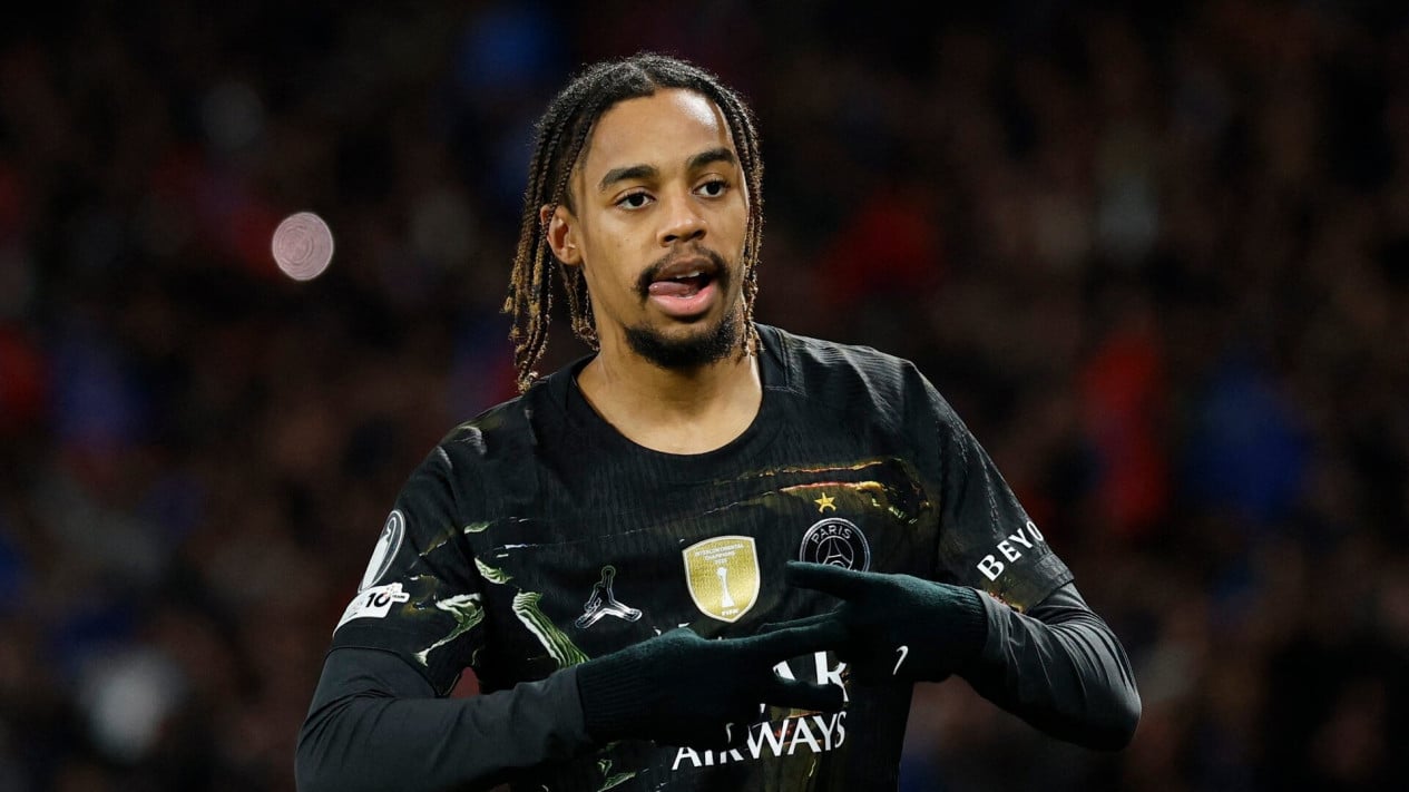 Batalla entre Liverpool y Arsenal por la estrella de la selección francesa, Bradley Barkola