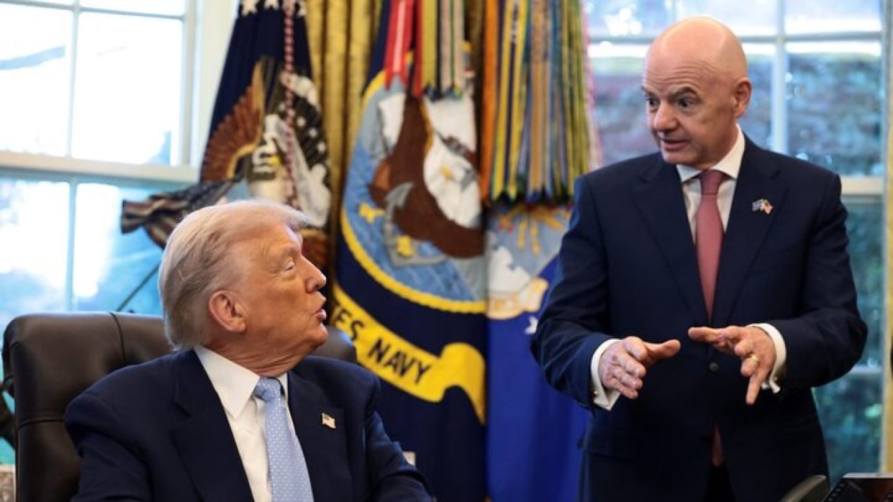 Emocionante informe financiero revela que Trump recibe un billete de 269,7 millones de IDR del presidente de la FIFA