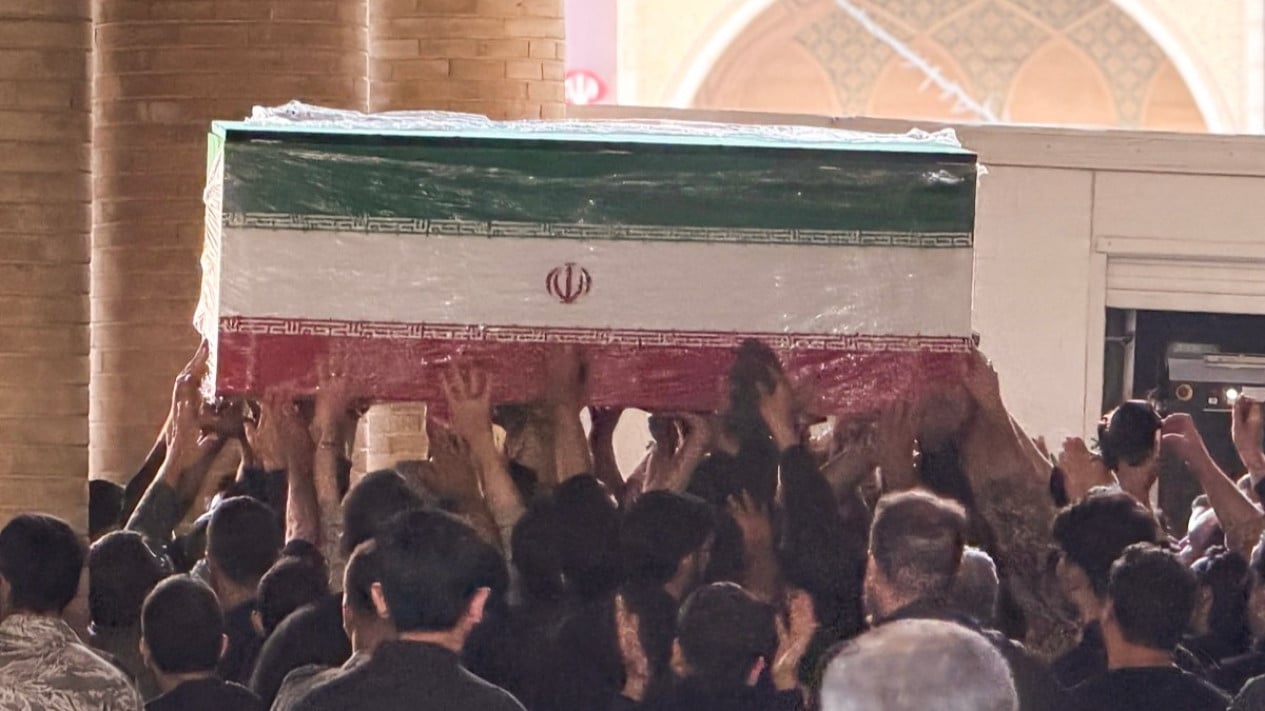 Altos funcionarios de Hezbolá y Hamás asisten al funeral del ayatolá Ali Jamenei en Teherán y se reúnen con el ministro de Asuntos Exteriores de Irán