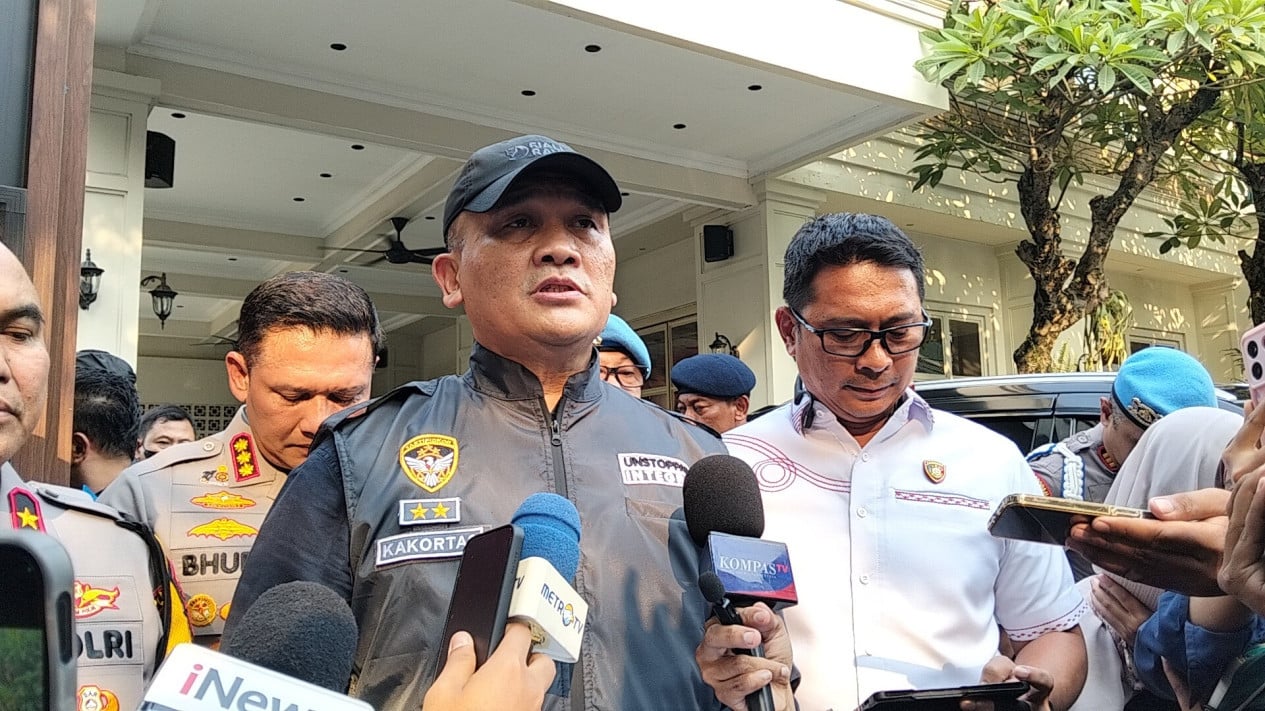 Brimob completamente armado rodea cafés y cambistas en el sur de Yakarta, aparentemente vinculado a 3 casos de corrupción